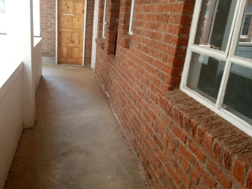 2 Bedroom Flat & Apartment