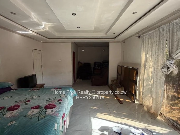 Secure Walled 3-Bed with Spacious Garden in Marimba Park