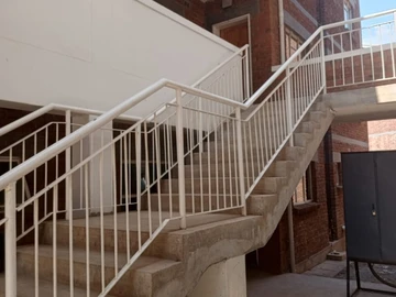 2 Bedroom Flat & Apartment