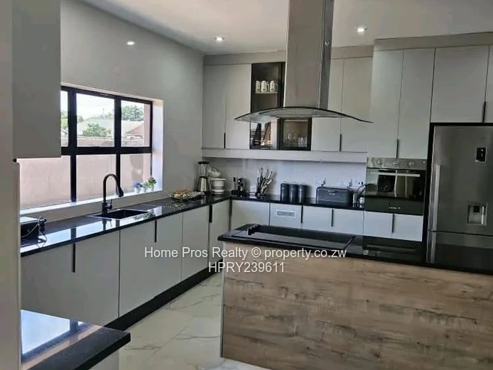 Stylish 5-Bed Marlborough Home 1992m² — Borehole & Solar