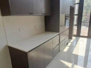 3 Bedroom Flat & Apartment