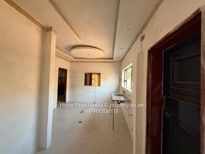 Secure Walled 3-Bed with Spacious Garden in Marimba Park