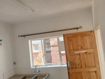 2 Bedroom Flat & Apartment