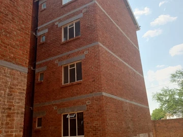 2 Bedroom Flat & Apartment