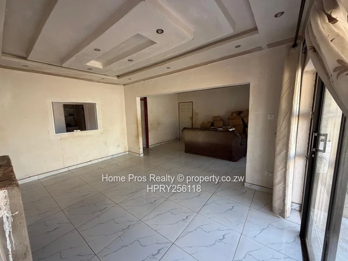Secure Walled 3-Bed with Spacious Garden in Marimba Park