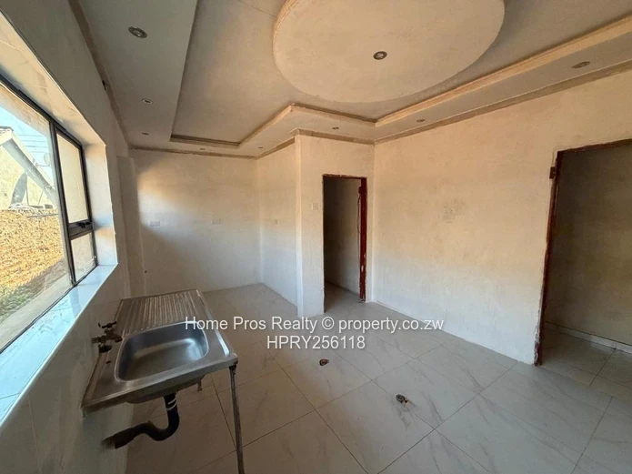 Secure Walled 3-Bed with Spacious Garden in Marimba Park
