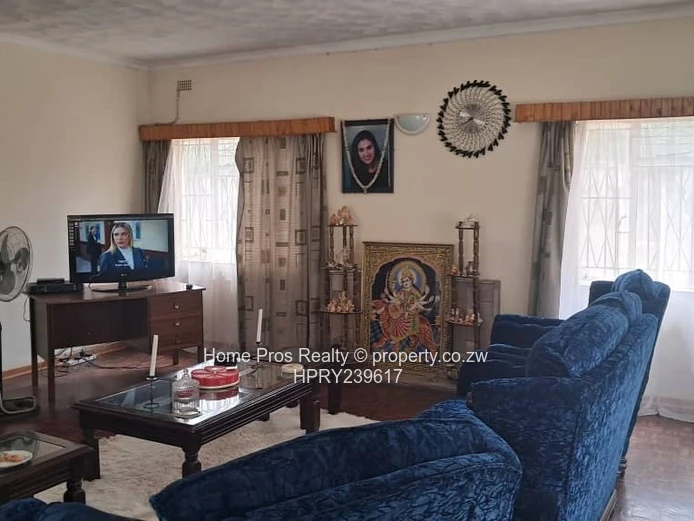 Spacious 4BR Emerald Hill Home on 2030m² — Borehole