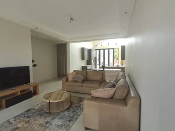 3 Bedroom Flat & Apartment