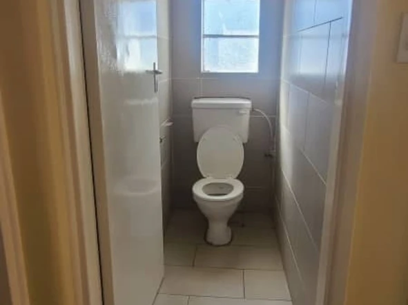 2 Bedroom Flat & Apartment