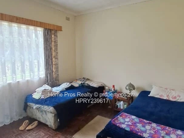 Spacious 4BR Emerald Hill Home on 2030m² — Borehole