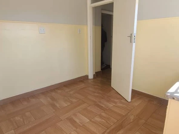 2 Bedroom Flat & Apartment