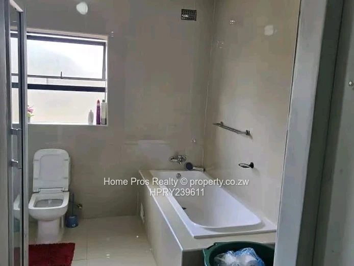 Stylish 5-Bed Marlborough Home 1992m² — Borehole & Solar