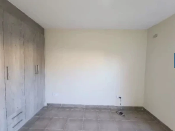2 Bedroom Flat & Apartment